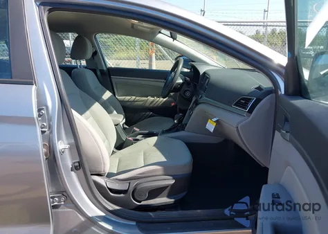 2017 Hyundai Elantra Se z USA, uszkodzony, nr VIN 5NPD84LF8HH180943